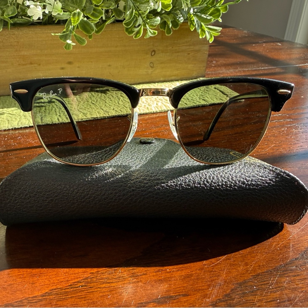 Ray-Ban Tortoise and Gold Clubmaster Sunglasses - Picture 3 of 11